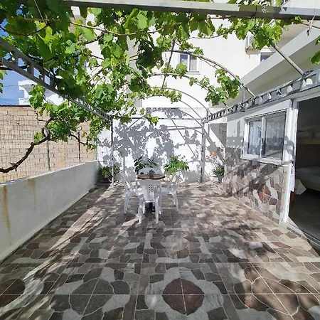 Ava's Guest house Ksamil